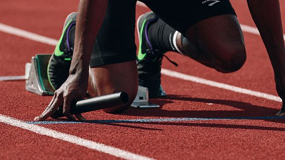Caldo estremo, gare rinviate: come la crisi climatica sta cambiando lo sport