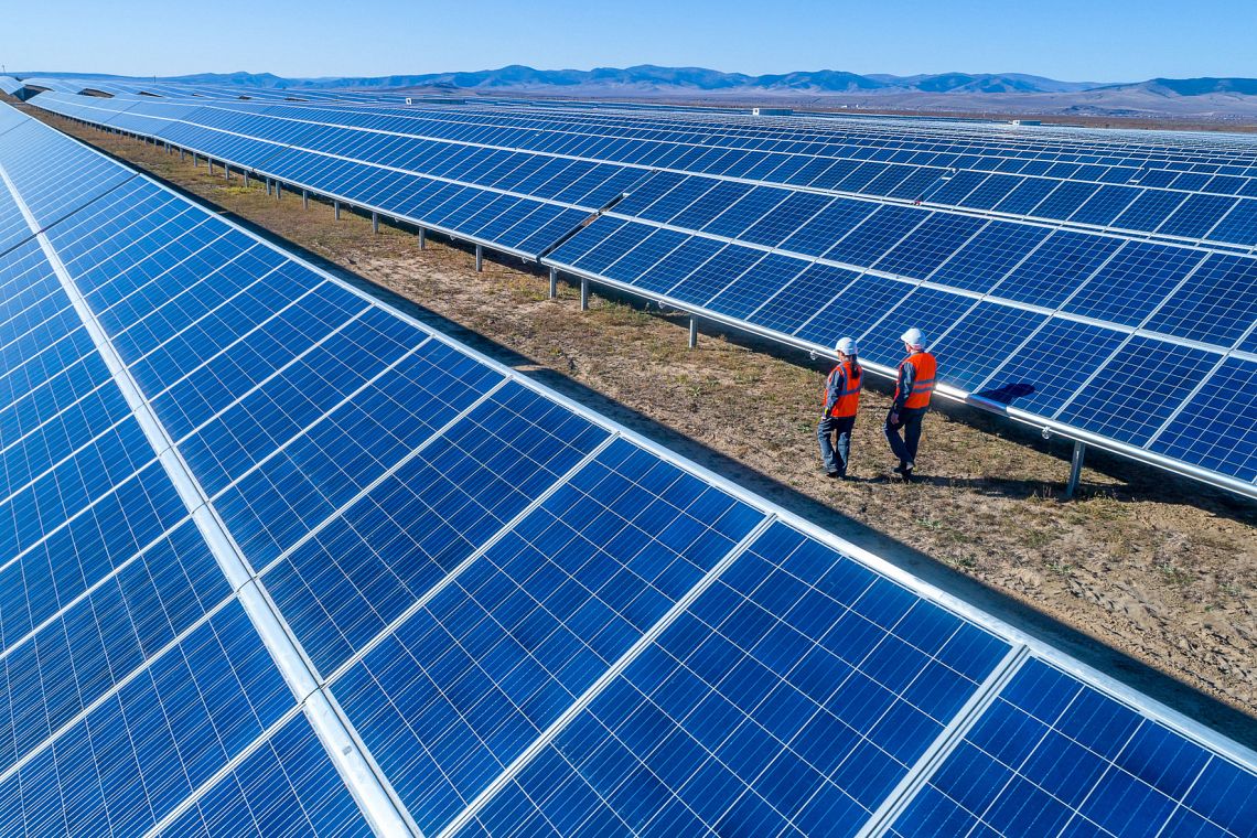 Weo: la crisi energetica potrebbe essere un punto di svolta per la transizione verde 