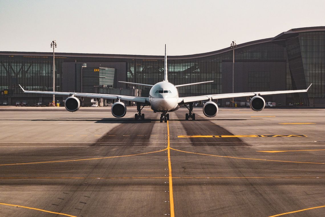Un mix di soluzioni per rendere il trasporto aereo a emissioni zero