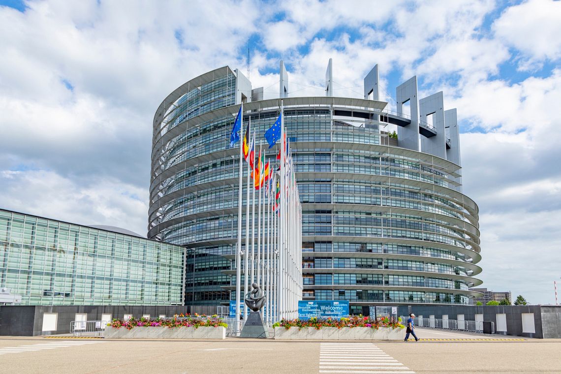 Il Parlamento europeo apre la discussione per “andare oltre la crescita”
