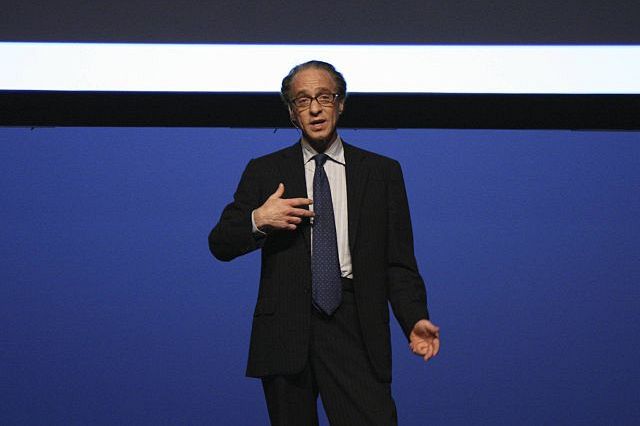 Kurzweil: raggiungeremo l’immortalità biologica entro il 2030