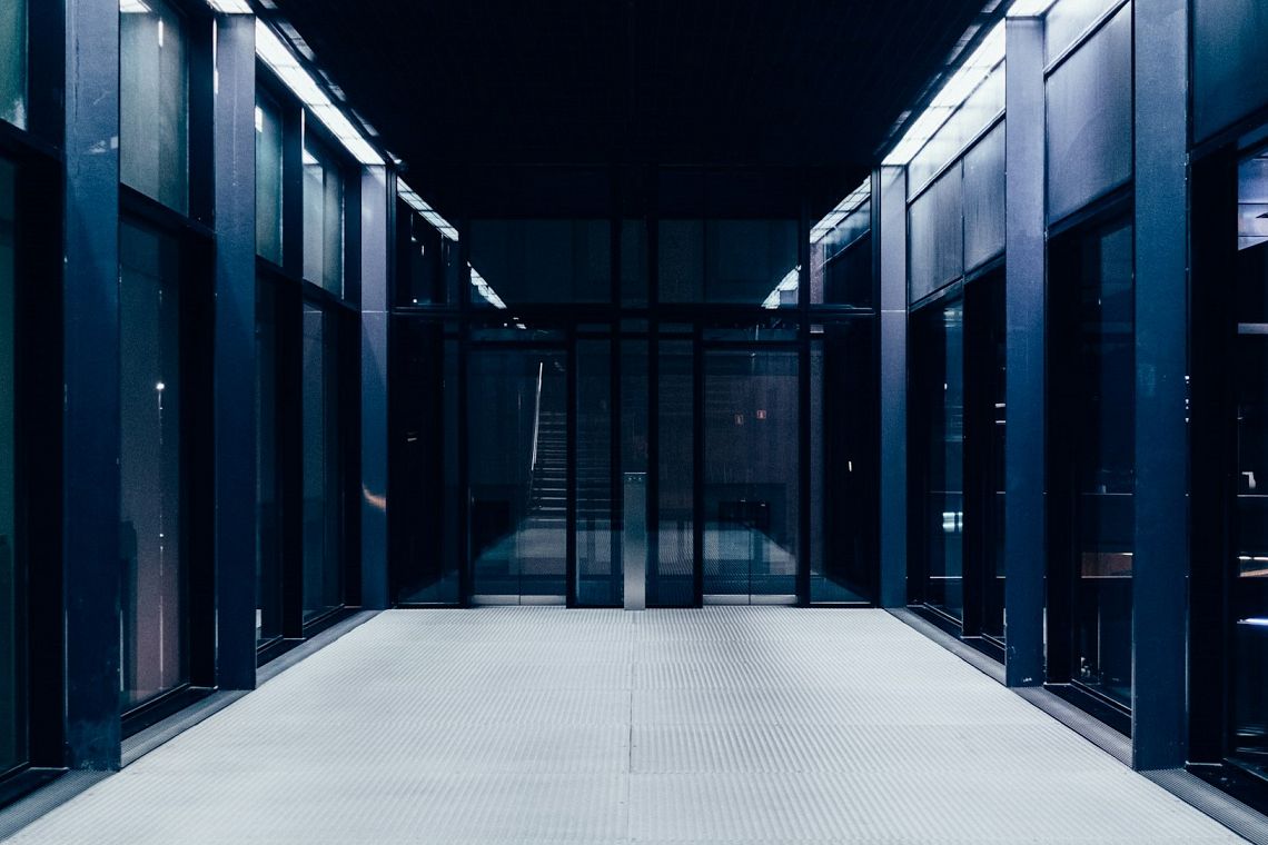Consumo energetico e AI: per calcolare gli impatti serve maggiore trasparenza sui data center 