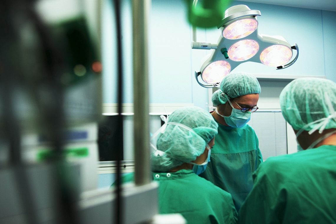 Viviamo più a lungo, conviviamo con più malattie: come sta cambiando la salute