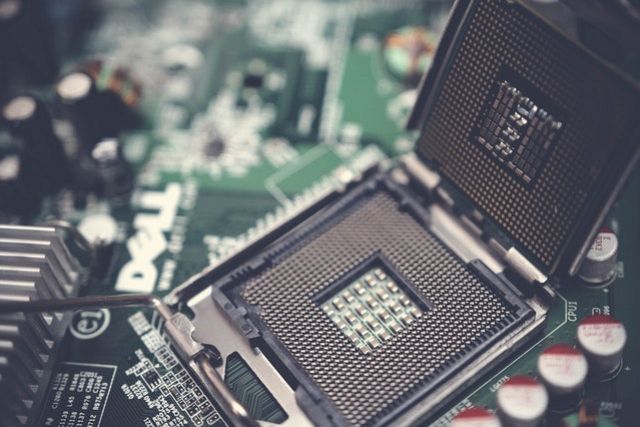 La carestia elettronica
