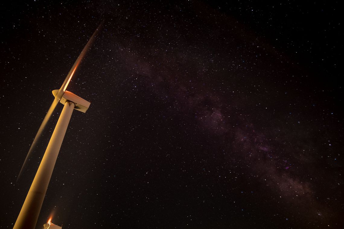 Rinnovabili: solare prima fonte energetica nel 2040, l’eolico arranca