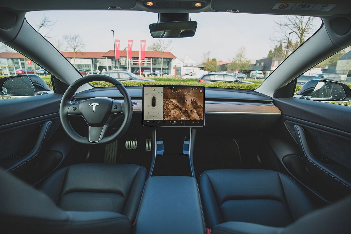 Auto a guida autonoma: una promessa non mantenuta?