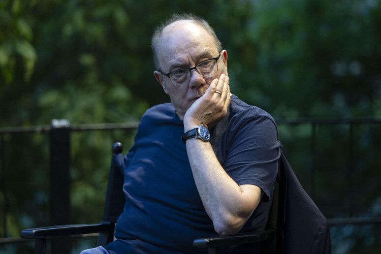 Carlo Verdone: se l’intelligenza artificiale scrive le sceneggiature “è finita l'arte, il cinema, le serie”