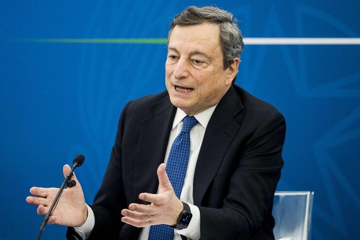 Come sarà l’Europa tra 25 anni? Il monito di Draghi per evitare “un declino confortevole”